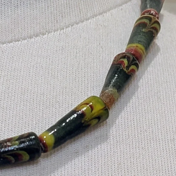 NWOT Beckwoman 18" Hand Blown Glass Tube Bead Stretch Necklace - Picture 2 of 7